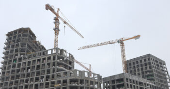 В России заставят платить налог владельцев трех квартир