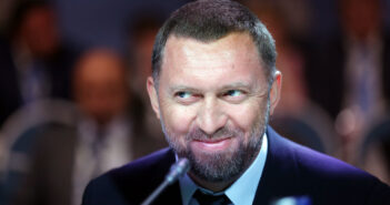 Миллиардер Дерипаска призывает россиян забыть о выходных