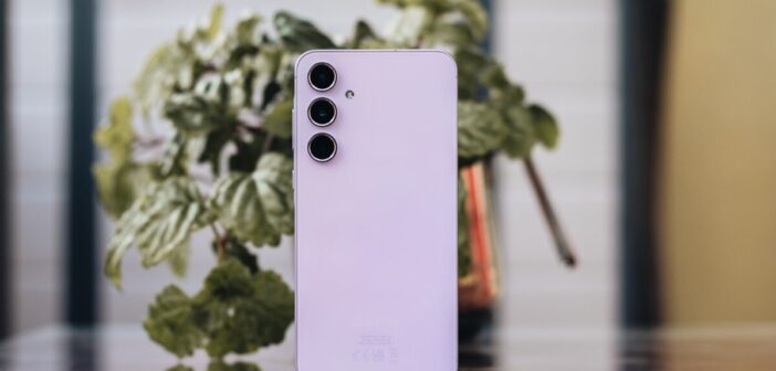 Samsung Galaxy A55 получат доступ к One UI 8.5 раньше времени