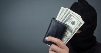 Минцифры объяснило массовые блокировки VPN угрозой кражи данных
