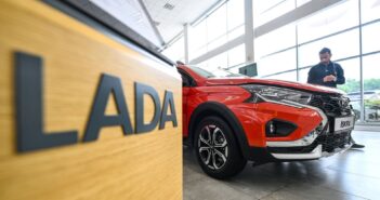 Автоваз останавливает производство из-за забитых складов и падения спроса