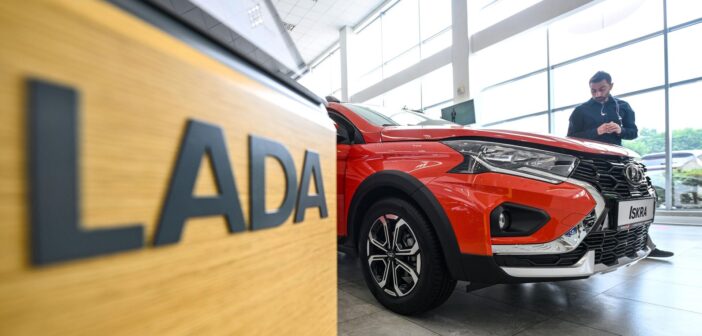 Автоваз останавливает производство из-за забитых складов и падения спроса