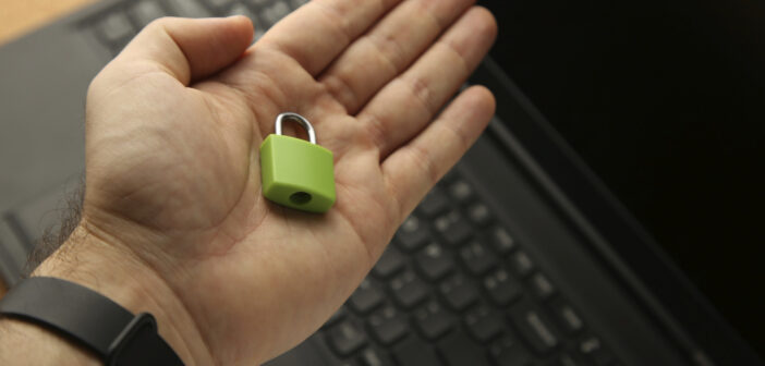 Российские банки и маркетплейсы начали блокировать доступ пользователям с VPN