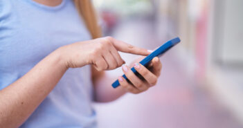 В России резко упал трафик к Telegram и WhatsApp