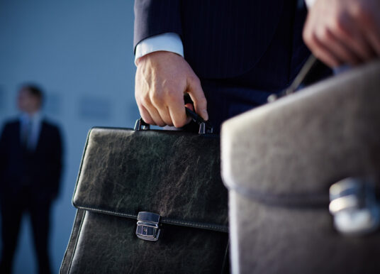 Власти решили притормозить блокировку Рунета