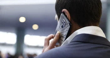 В мессенджере «Макс» появилась текстовая расшифровка голосовых сообщений