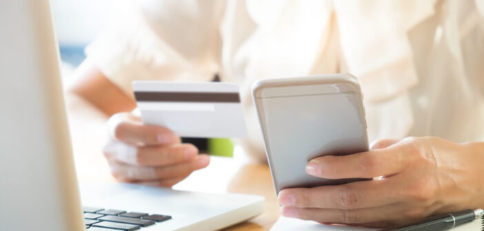 Песков заявил, что не слышал, чтобы Путин приказал брать плату за VPN