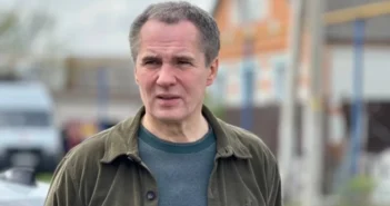 В Кремле обсуждают отставку губернатора Гладкова, он критиковал РКН и MAX