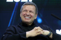 Роскомнадзор начал проверку «России 1» после оскорблений Соловьева в адрес Виктории Бони