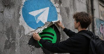Spotify вместо Telegram: россияне нашли скрытый мессенджер