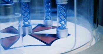 Глава OpenAI предупредил, что ИИ уже может создать биооружие