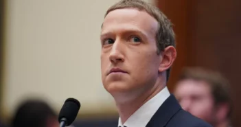 Цукерберг заменяет себя цифровой копией для общения с сотрудниками