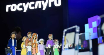 Россияне массово теряют доступ к банкам и Госуслугам за границей