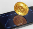 Bitcoin улетел выше $77 000, крипторынок сошел с ума