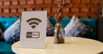 Мошенники в России стали использовать бесплатный Wi-Fi для краж
