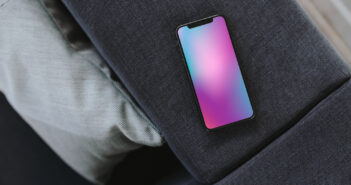 Apple убрала наклейки из коробок iPhone ради экономии