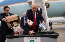 Трамп и его чиновники от страха выбросил в Китае все подарки