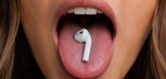 Девушка по ошибке проглотила AirPods вместо таблетки