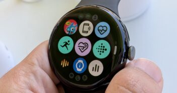 Google анонсировала Wear OS 7: ИИ Gemini и 10% к автономности