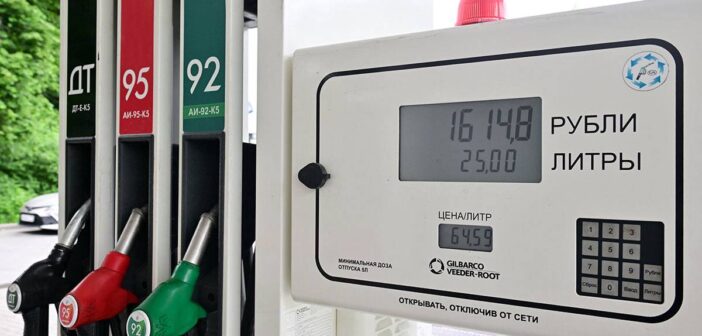 В Крыму перестали продавать бензин: что случилось с топливом и когда ждать решения