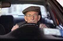 МВД не будет останавливать пожилых водителей на дорогах