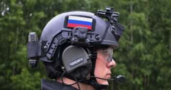 В России создали наушники "Петр" с шифрованной связью