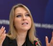 Лантратова обвинила Apple в тотальном контроле россиян