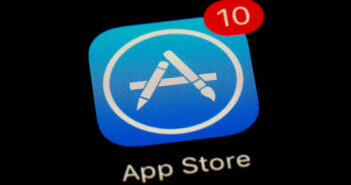 Apple убрала VK из App Store: что исчезло, работают ли старые приложения и почему требует ответа Кремль