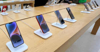 iPhone и техника Apple резко подорожают в России