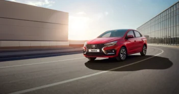 Россияне массово меняют старые иномарки на новые Lada