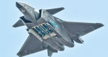 Китай мог выпустить уже 500 истребителей J-20: почему эта цифра встревожила США