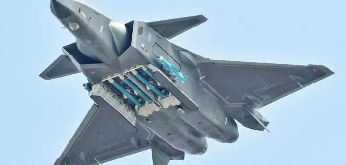 Китай мог выпустить уже 500 истребителей J-20: почему эта цифра встревожила США