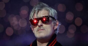 Умер Kavinsky, автор культового Nightcall из фильма «Драйв»