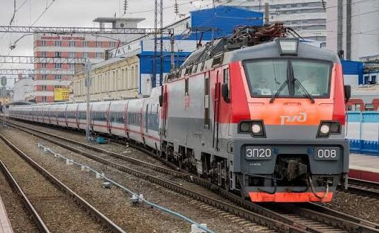 Поезда из Москвы и Петербурга задержали до 12 часов: кто уедет позже