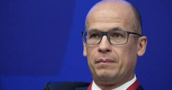 Куда ушел Александр Бречалов: почему глава Удмуртии подал в отставку