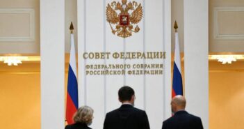 В Совфеде назвали удаление VK и Max из Google Play страхом перед правдой