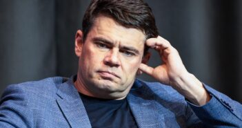 Соавтор закона о MAX Боярский купил землю почти на миллиард рублей за один день