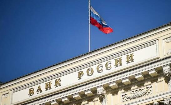 Ключевая ставка ЦБ снижена до 14%: что будет с вкладами, кредитами и ипотекой