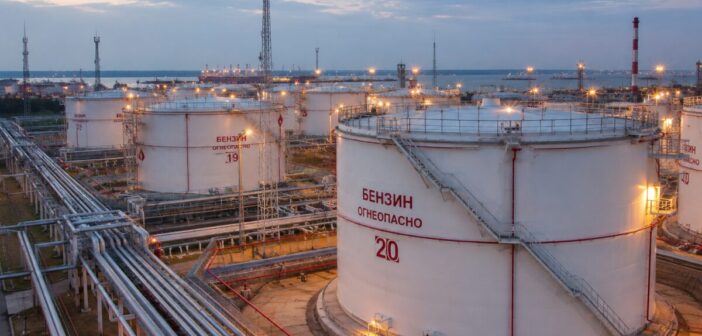 Бензин «Евро-3» вернули до конца года: как не попасть на плохое топливо
