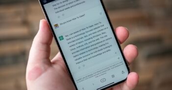 ChatGPT теперь можно перебивать, он слушает вас в реальном времени
