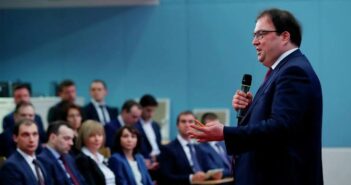 Минцифры будет полностью контролировать ИИ в России