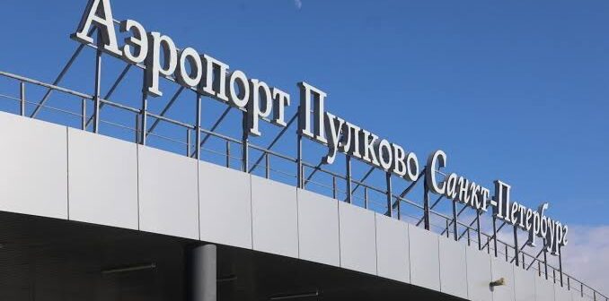 Пулково задерживает рейсы после ограничений: что делать пассажирам