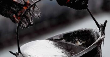 Атака БПЛА на Петербургский нефтяной терминал АО: поврежден резервуар, жертв нет