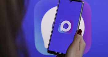 Минцифры хочет обязать россиян использовать мессенджер Max