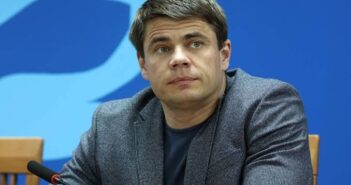 Депутат Боярский назвал политику Apple неадекватной, но сохранил iPhone