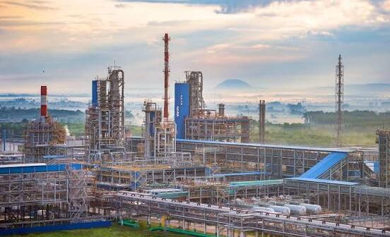 «Газпром нефтехим Салават» остановил работу после атаки БПЛА: что известно
