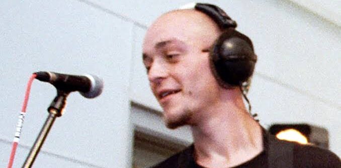 Умер Дмитрий Оганян: что известно о бас-гитаристе «Кукрыниксов»