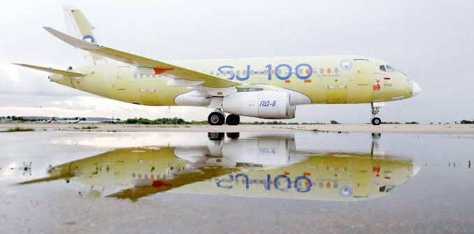 Обновленный лайнер SJ-100 сможет садиться на укороченных полосах