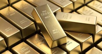 Золото подскочило почти на 3% и приблизилось к $4500: что делать после резкого роста