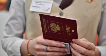 Загранпаспорта через МФЦ не отменили: что изменилось и сколько ждать документ